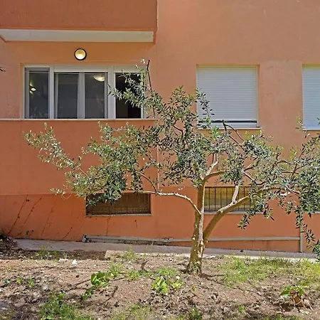 Silent With A Little Balcony *